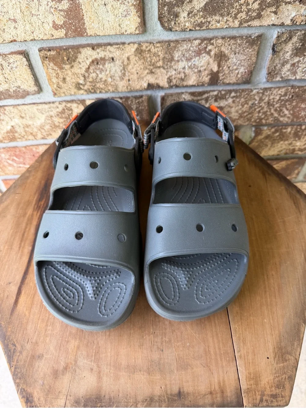 Croc’s Classic All-Terrain Sandal Women’s Size Men’s 8 Women’s 10 Very Good
